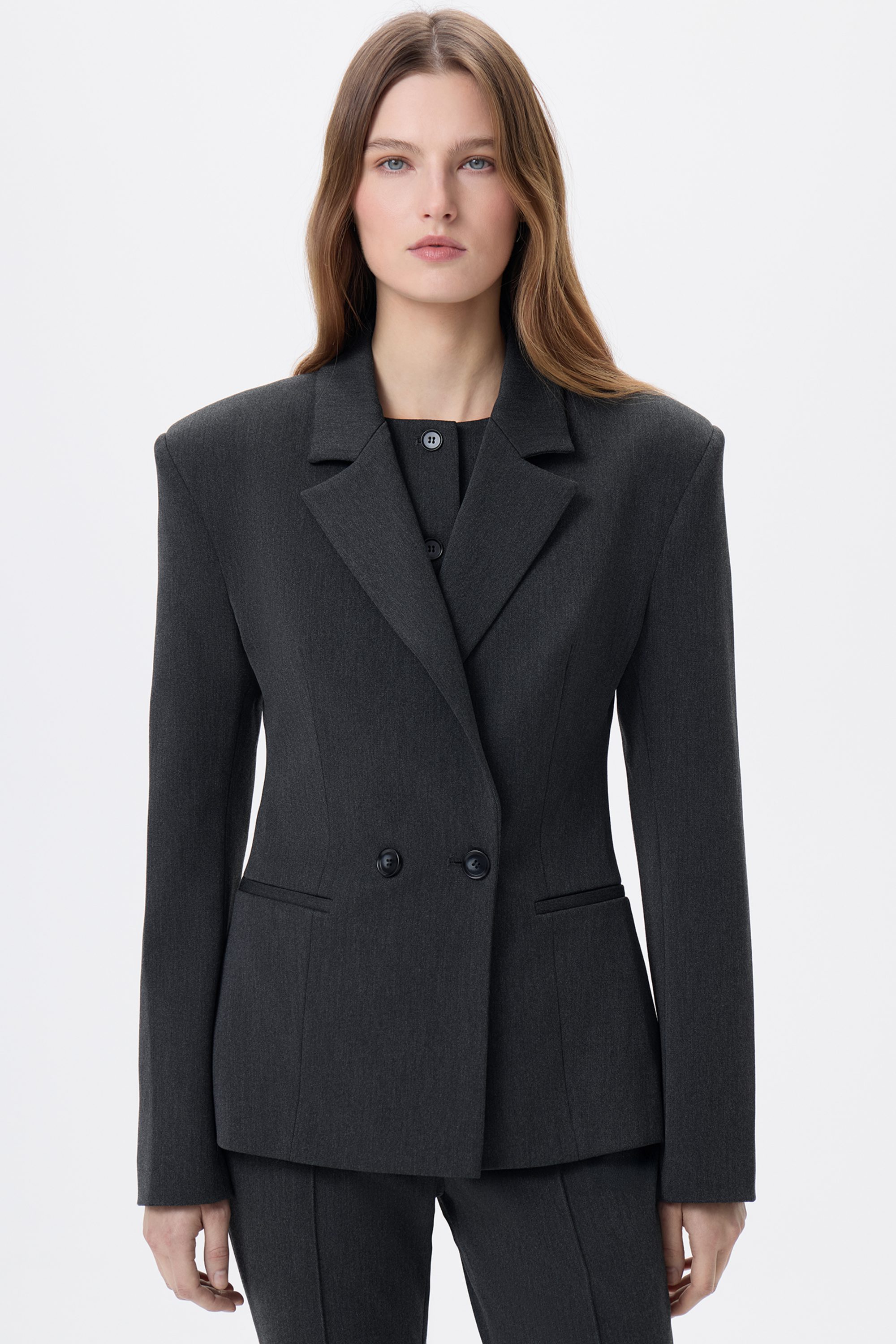 Жакет двубортный приталенный серый