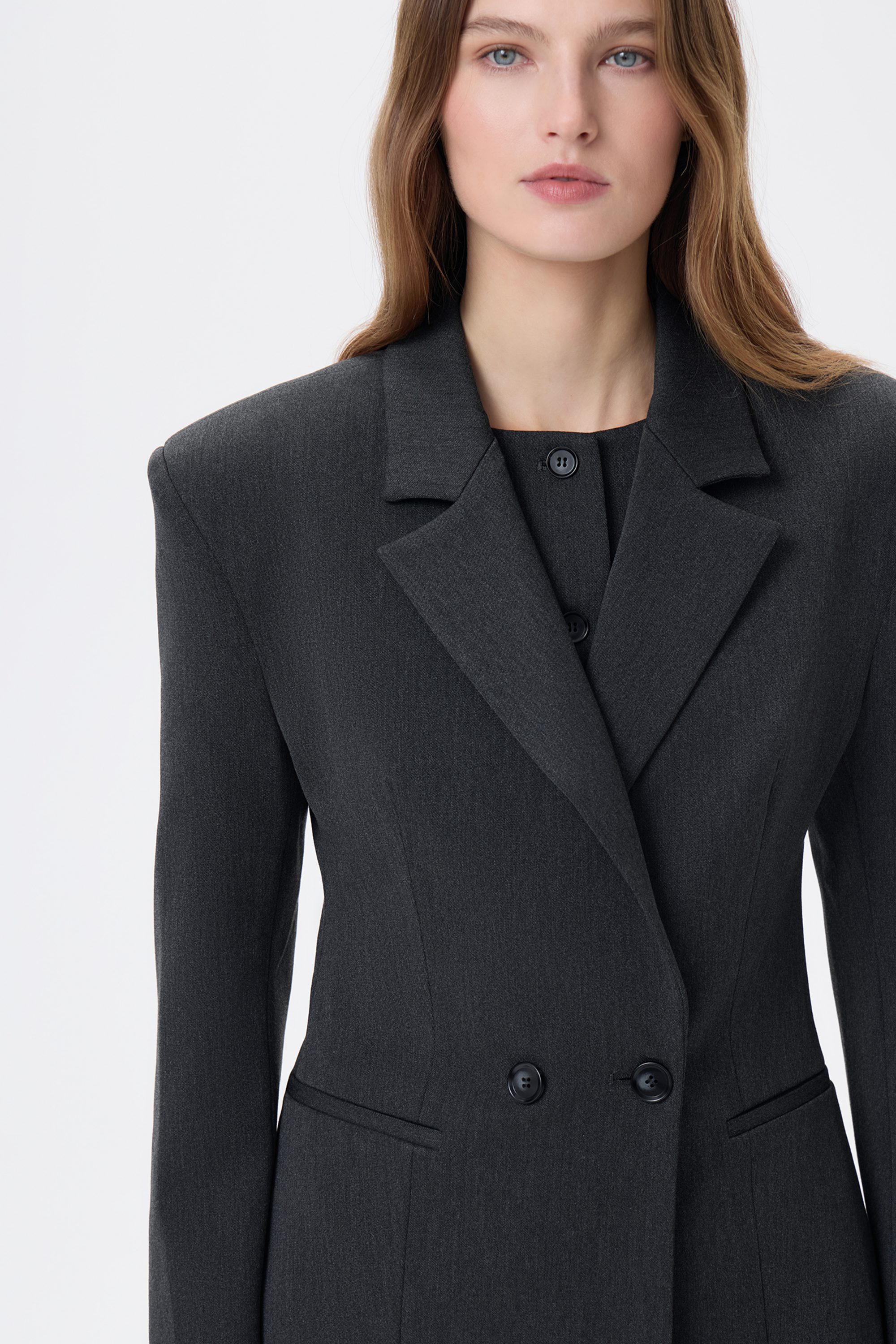 Жакет двубортный приталенный серый