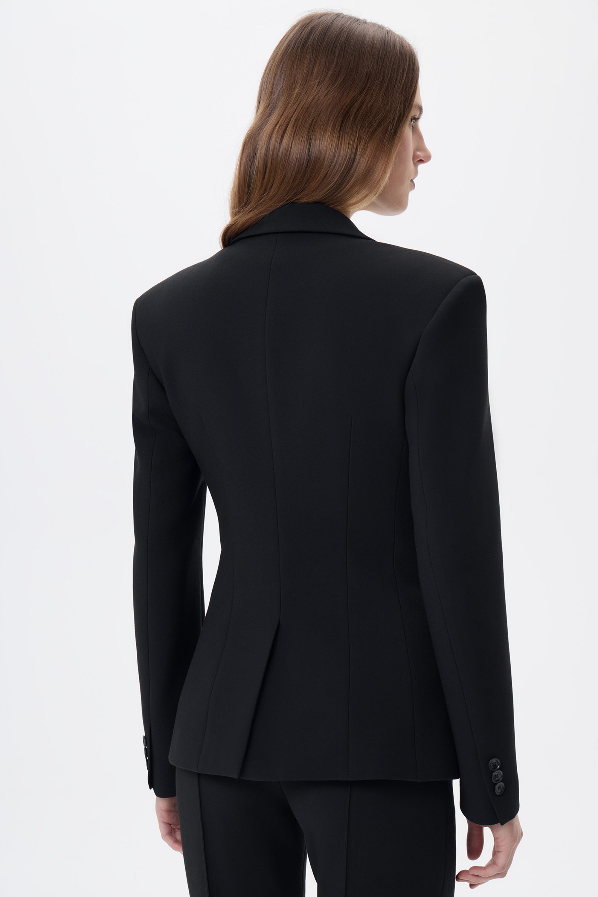 Жакет двубортный приталенный черный