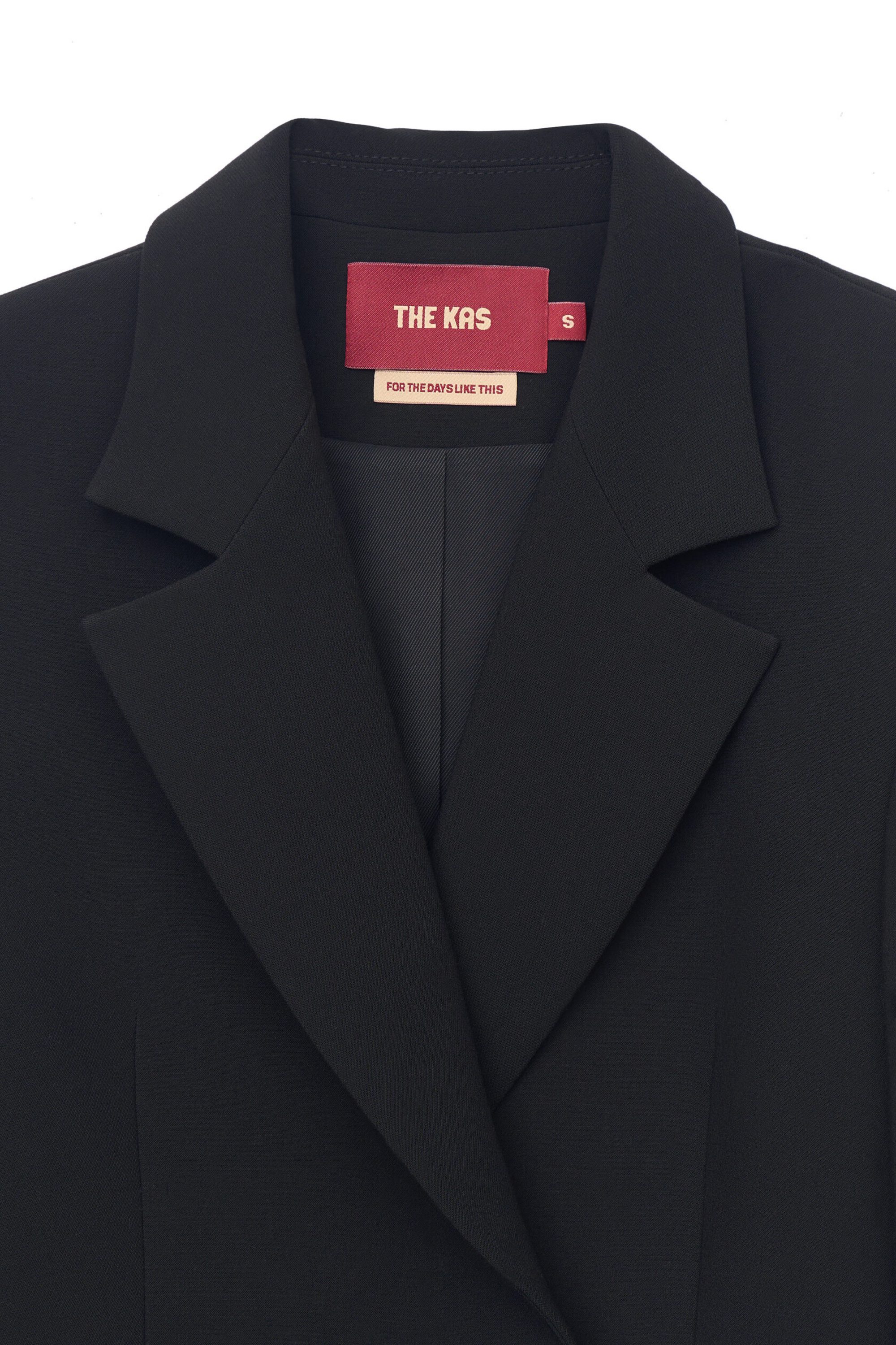 Жакет двубортный приталенный черный