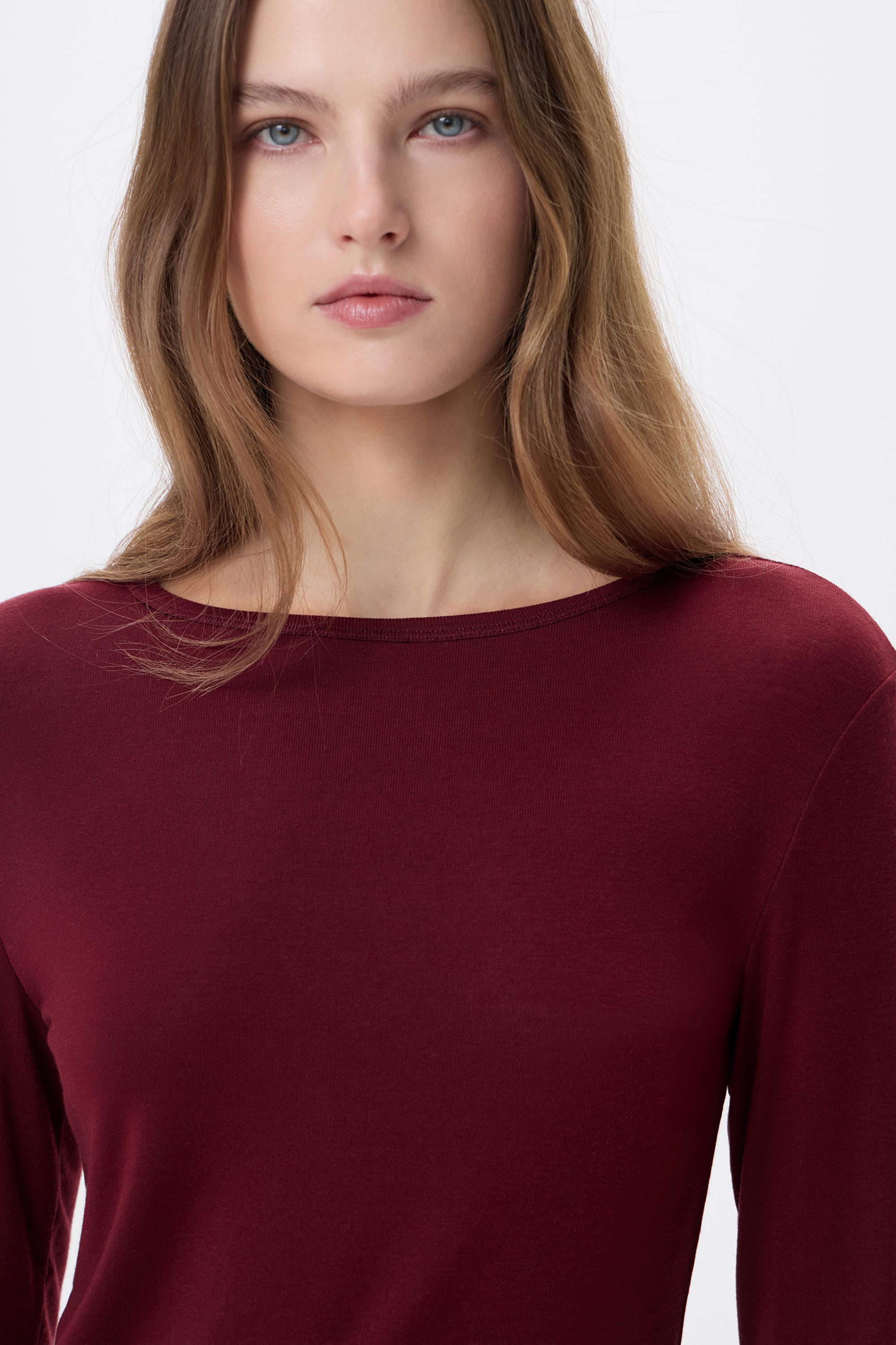 Лонгслив бордовый из тонкого трикотажа с добавлением шерсти