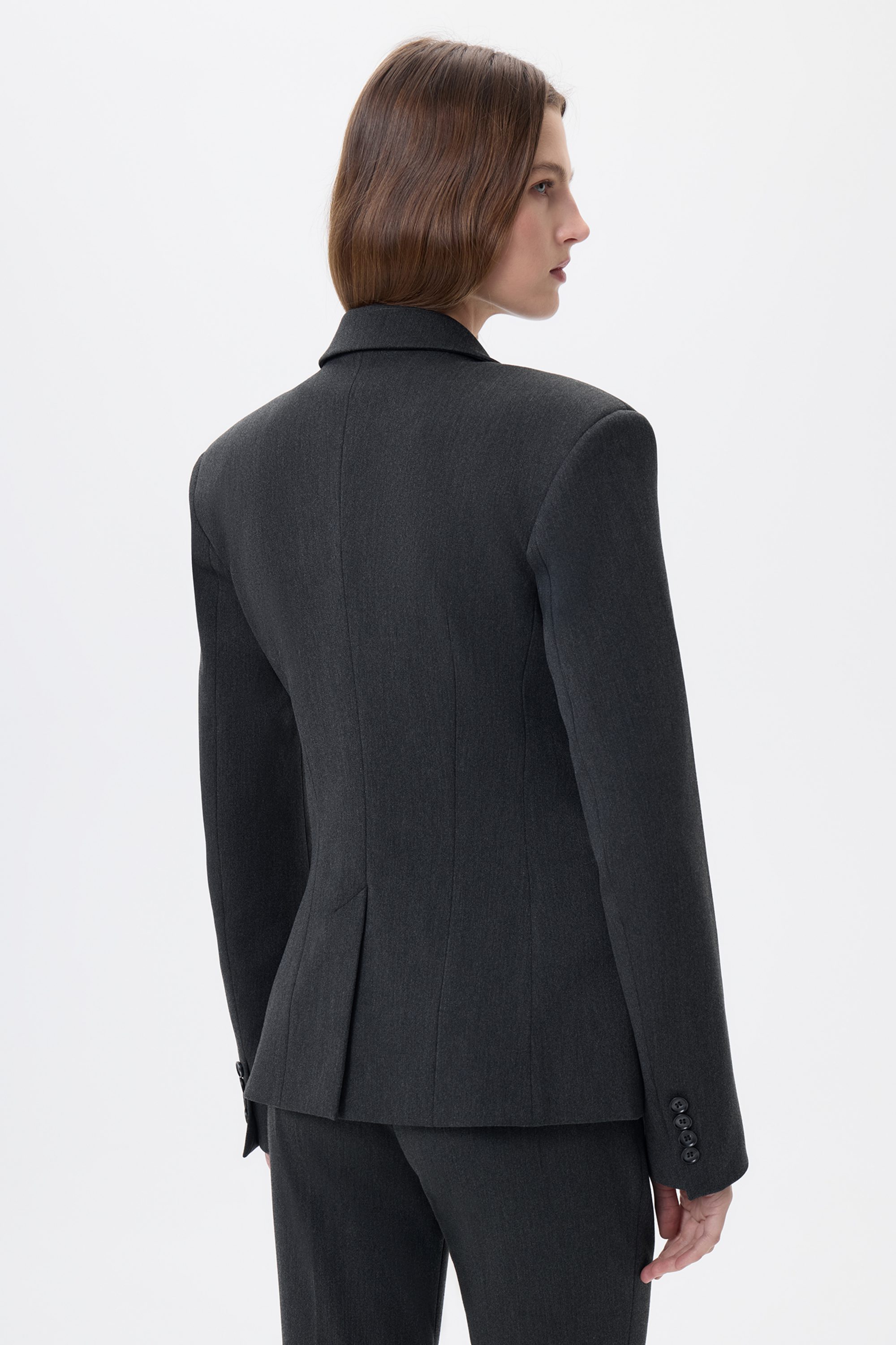 Жакет двубортный приталенный серый