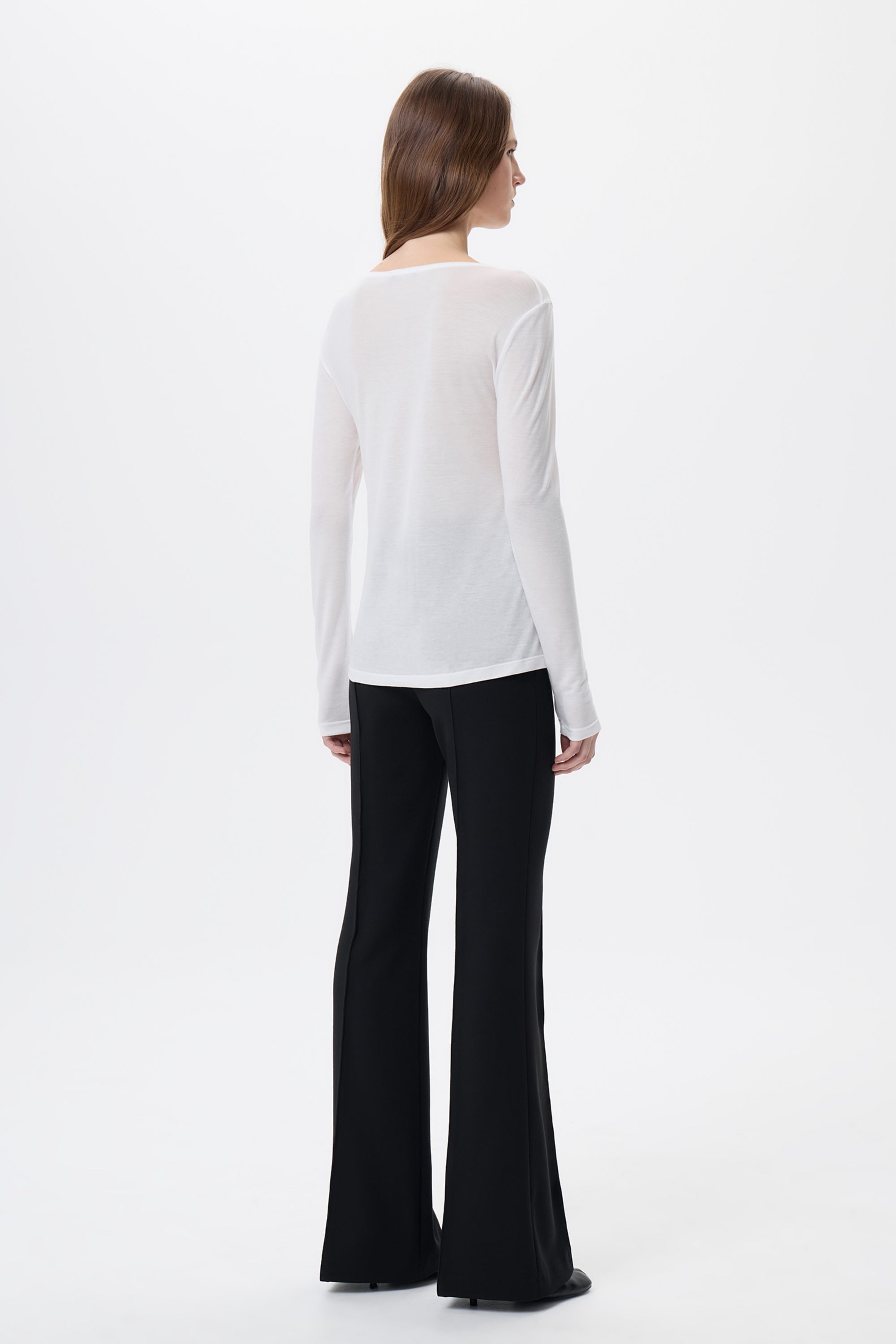 Лонгслив белый из тонкого трикотажа